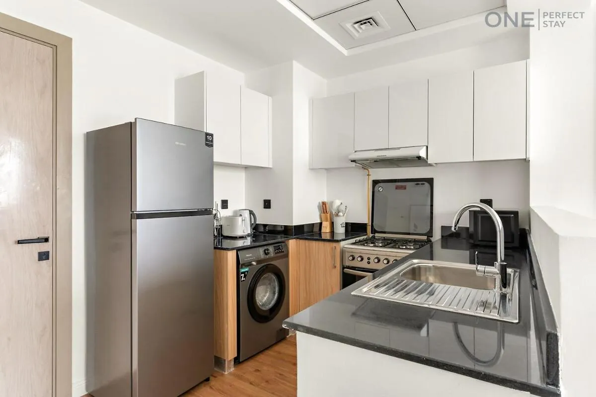 1Br With Balcony Near Metro Station Apartment Dubai