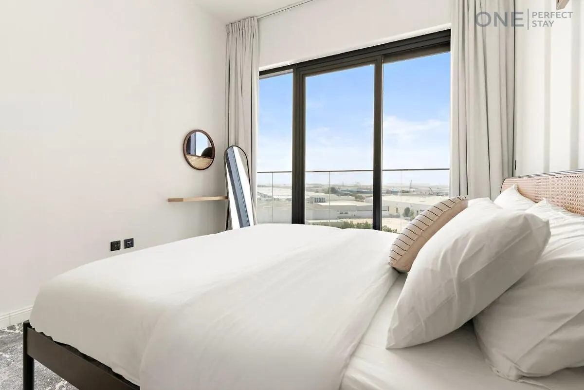 1Br With Balcony Near Metro Station Apartment Dubai